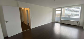 Helle & Moderne 3 ZKB 84m2 mit großem Balkon inkl. Küche und Garage / Wilhelm-Hauff-Straße 28