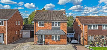 4 bed link detached house for sale