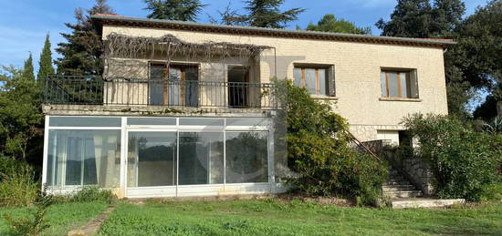 Vente villa 6 pièces 153 m²