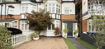 4 bedroom end of terrace house for sale