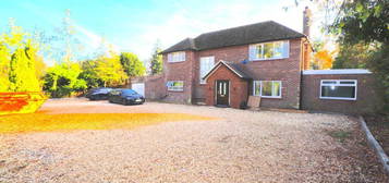 5 bedroom detached house