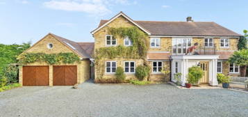 5 bed detached house for sale