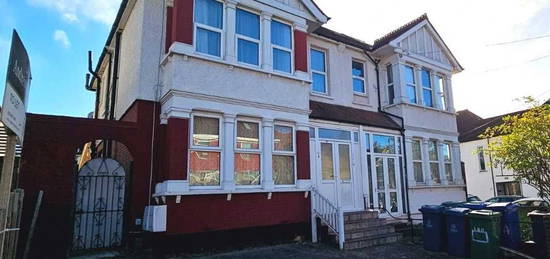 Property to rent in Pinner View, North Harrow, Harrow HA1