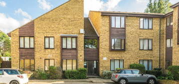 Flat for sale in The Grove, Isleworth TW7