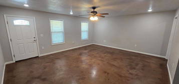 Studio Apartment in Newport, 1423 McLain St, Newport, AR 72112