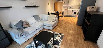 2 bed flat to rent