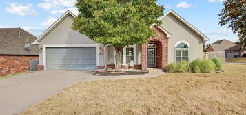 4615 E 142nd St S, Bixby, OK 74008