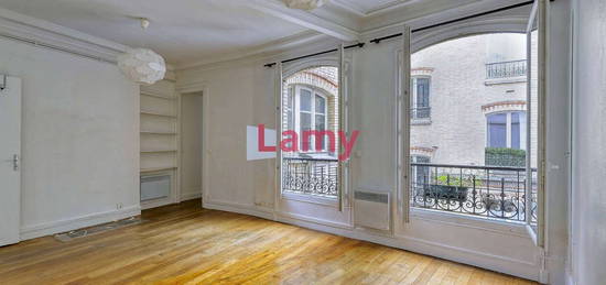 Studio  à vendre, 1 pièce, 30 m², Étage 4/–