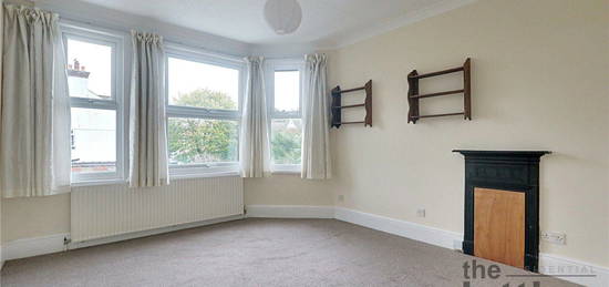 Maisonette to rent in Hazelwood Lane, Palmers Green, London N13,