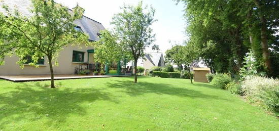 Dpt Ille et Vilaine (35), à vendre FOUGERES maison P8 de 141m² - Terrain de 857,00 m²