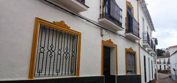 Chalet adosado en venta en calle Teniente Rangel, 3