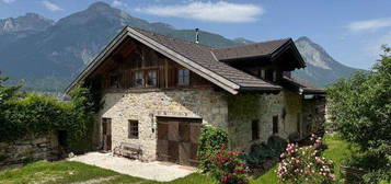 Stilvolles, eigenständiges Jägerhaus mit großzügigem Garten