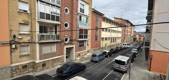 Piso en venta en calle Teileria