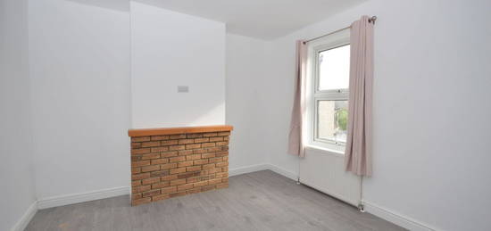 Flat to rent in Wellington Street, Kettering NN16