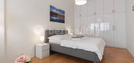 Pronájem bytu 2+1 65 m², Karlova, Praha