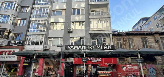 POSTANE CADDESİNDE 3+1 KİRALIK DAİRE