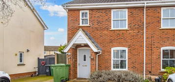 2 bedroom semi-detached house for sale