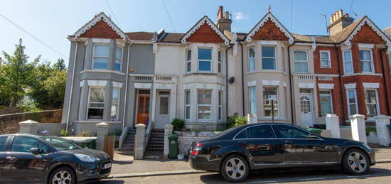 5 bedroom terraced house