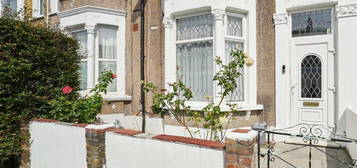 4 bed terraced house for sale