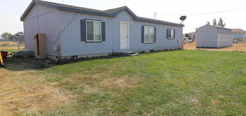 2436 B Oakley Ave, Hollister, ID 83301