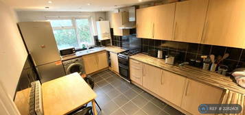 4 bedroom terraced house