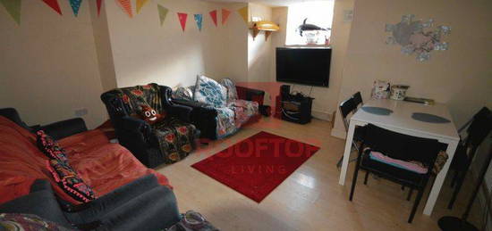 8 bed shared accommodation to rent