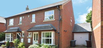 3 bed semi-detached house to rent