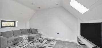 Maisonette to rent in Elm Park, Stanmore HA7