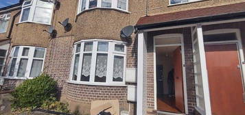 2 bed flat to rent