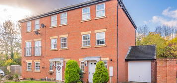 3 bed town house for sale