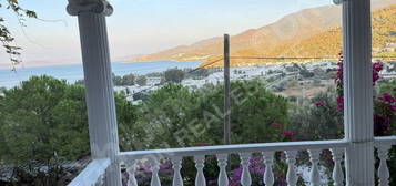 BODRUM TORBA DA FULL DENİZ MANZARALI KİRALIK 1+1 DAİRE