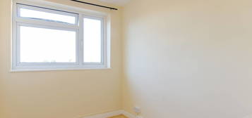 Flat to rent in Chingford Mount Road, Chingford, London E4