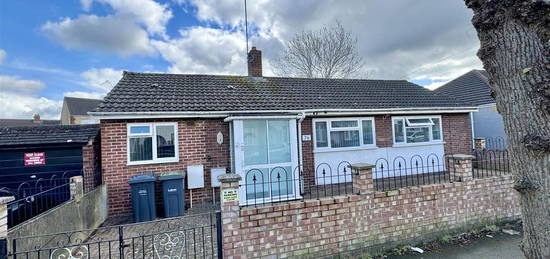 Detached bungalow to rent in St. Monicas Avenue, Luton LU3