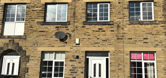 Flat to rent in Station Road, Luddendenfoot, Halifax, West Yorkshire HX2