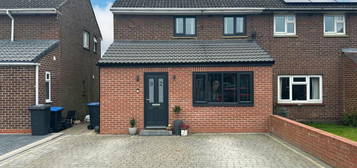 3 bedroom semi-detached house for sale