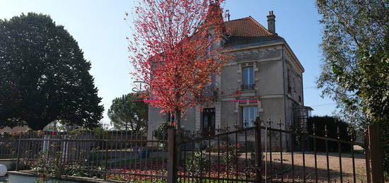 Maison de maître de 1906 - 5 chambres - 3000m2 de parcelle -