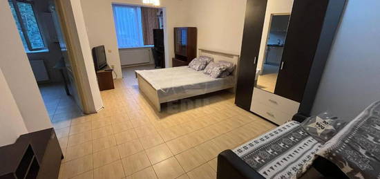 Apartament de 1 camera de inchiriat zona Folorilor!