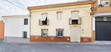 Casa en calle Adrián López Iriarte en Padul