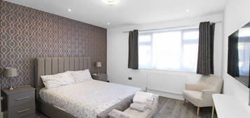 2 bed flat to rent