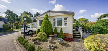 Mobile/park home for sale in The Ridings, Willows Riverside Park, Windsor SL4