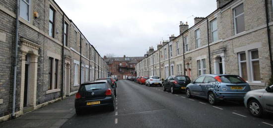 7 bedroom terraced house