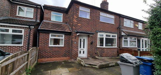 4 bed semi-detached house to rent