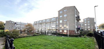 Flat to rent in Northfield Drive, Edinburgh EH8