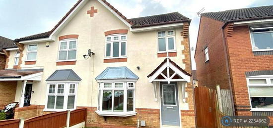 3 bedroom semi-detached house