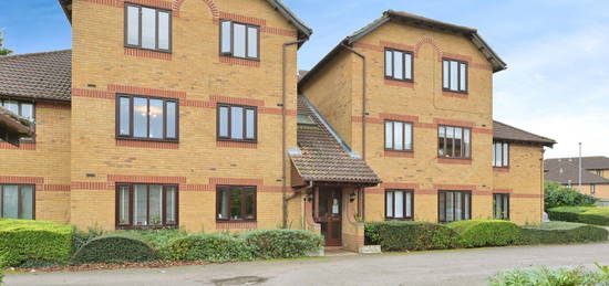 Flat for sale in Hirondelle Close, Northampton, Northamptonshire NN5