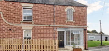 2 bedroom semi-detached house to rent