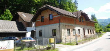 MEHRPARTEIENHAUS mit Nebengebäude und Garten - PROVISIONSFREIER VERKAUF