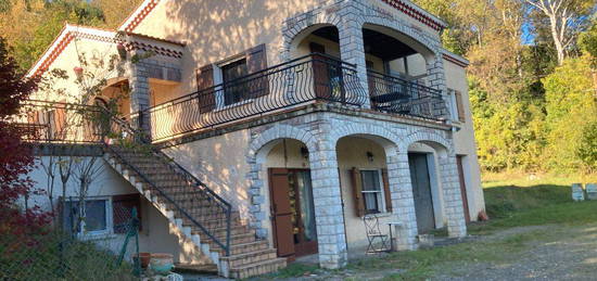 Grande maison près de Sisteron