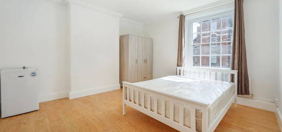 Room to rent in Frampton Street, London NW8