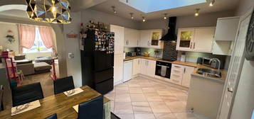 4 bedroom terraced house for sale